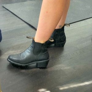 Blundstone women’s series heeled boot black sz 7.5